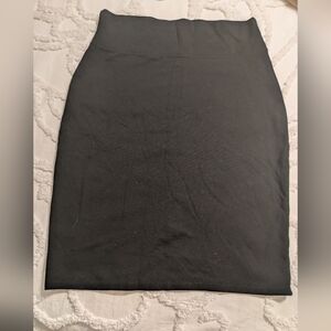 Hybrid & Company Ponte Black Pencil Skirt